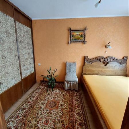 Apartment On Voli Avenue 21 루치크 외부 사진